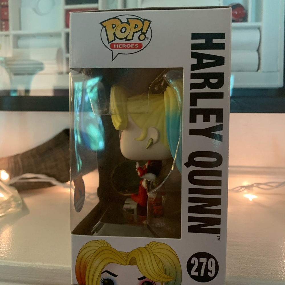Funko Pop! Harley Quinn with Boombox (PX Exclusive) - Picture 3 of 6